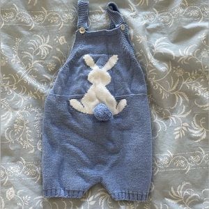 Bunny knitted overalls in blue from La Coqueta Kids.